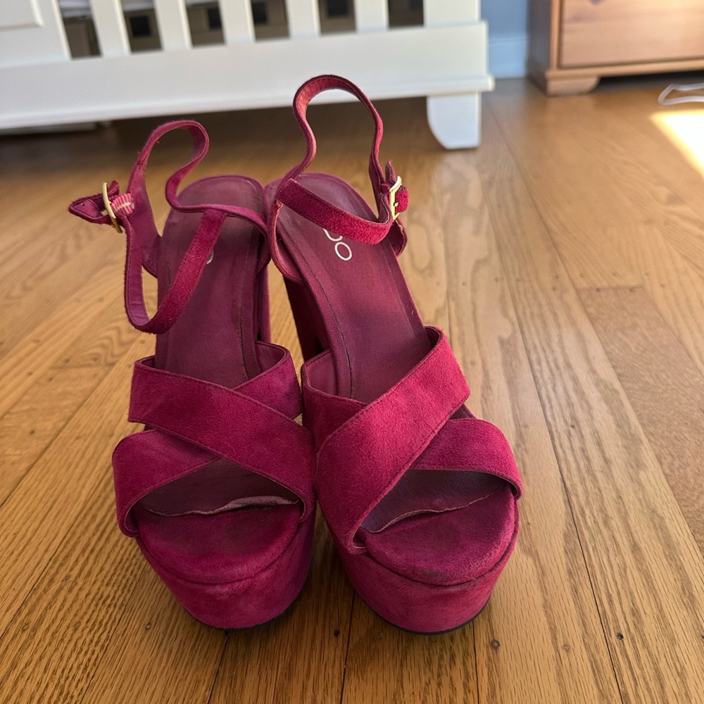 Aldo Women's Fuchsia Platform Heels